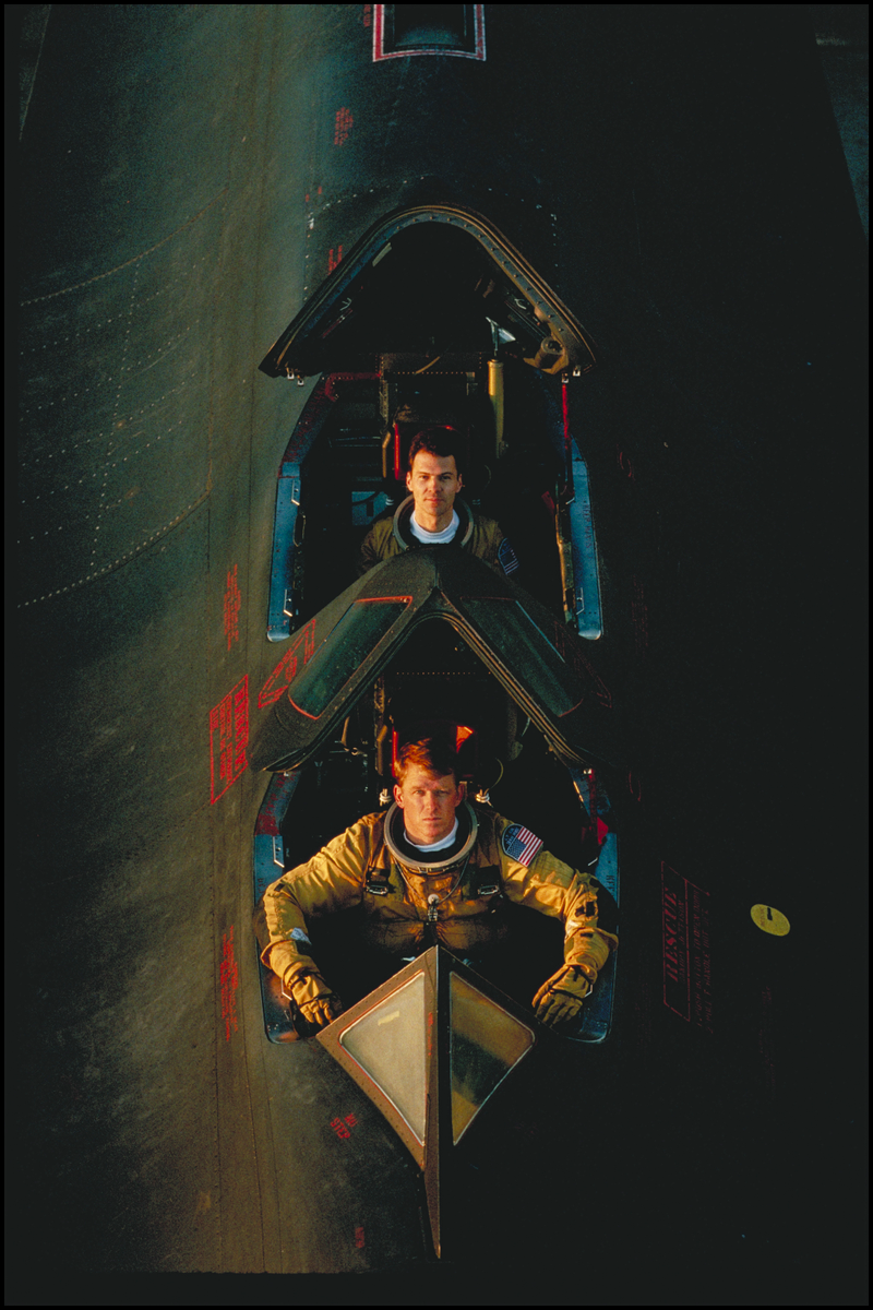 Illustration for article titled Fascinating photos reveal how they built the SR-71 Blackbird